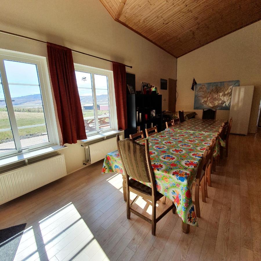 Hvammur 2 Guesthouse Red House بلونديوس المظهر الخارجي الصورة