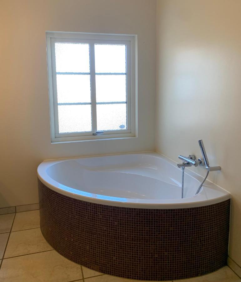 Hvammur 2 Guesthouse Red House بلونديوس المظهر الخارجي الصورة