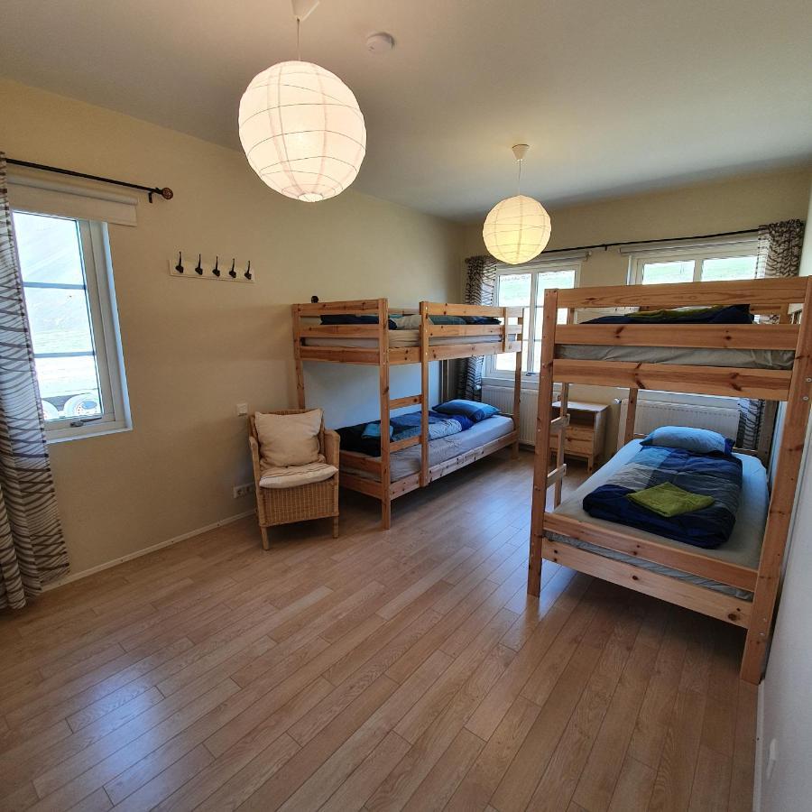 Hvammur 2 Guesthouse Red House بلونديوس المظهر الخارجي الصورة