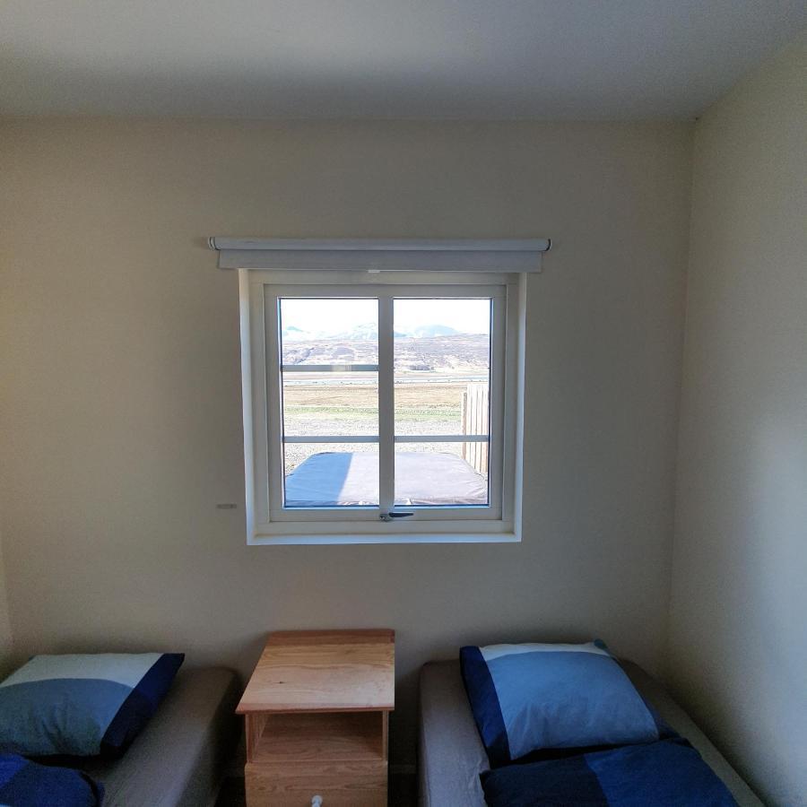 Hvammur 2 Guesthouse Red House بلونديوس المظهر الخارجي الصورة