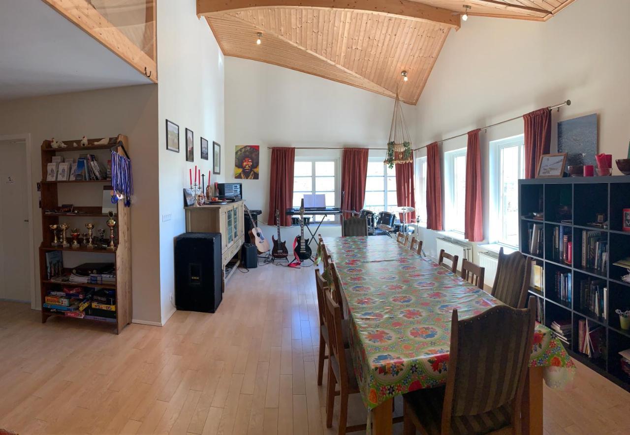 Hvammur 2 Guesthouse Red House بلونديوس المظهر الخارجي الصورة