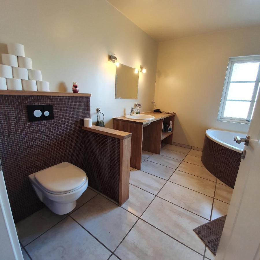 Hvammur 2 Guesthouse Red House بلونديوس المظهر الخارجي الصورة