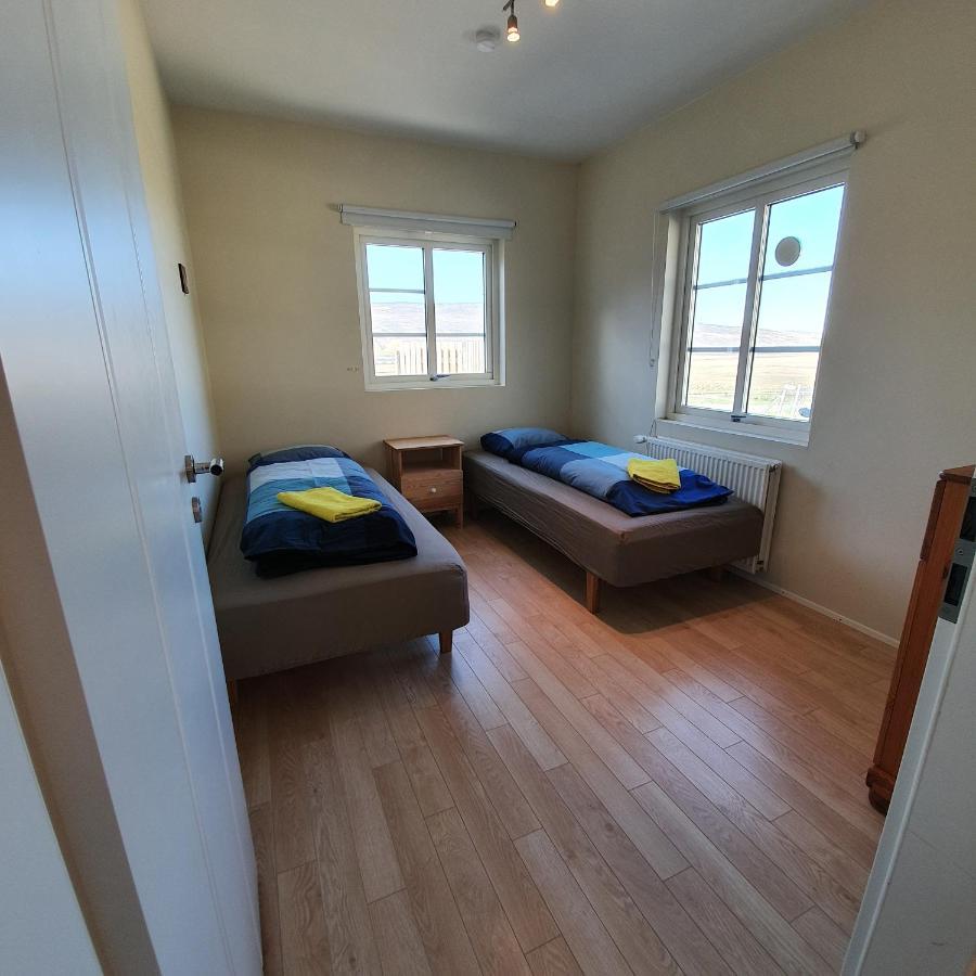 Hvammur 2 Guesthouse Red House بلونديوس المظهر الخارجي الصورة