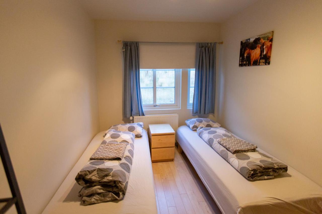 Hvammur 2 Guesthouse Red House بلونديوس المظهر الخارجي الصورة